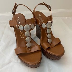 ~ Brown sleek Contesa wedge by Italian Shoemakers